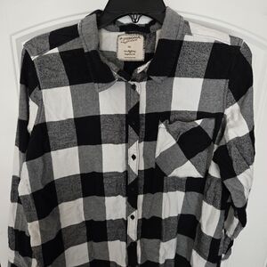 Arizona Jean Company Monochrome Checkered Button-Down Shirt